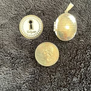 2 Vintage Thirty-One Gifts Items Pin and Locket Awards